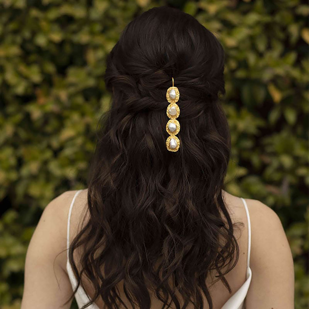 Broches de pelo para novias // Diseño: Acus Complementos 