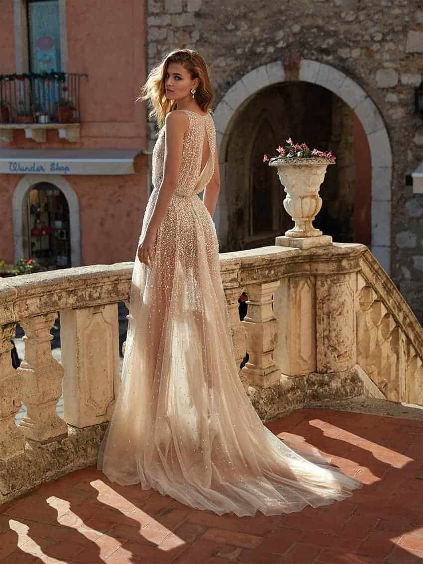 Segundo vestido de novia // Diseñador: Nicole Milano Pronovias