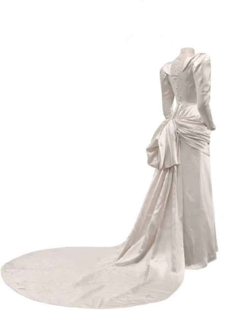 Balenciaga: sus vestidos de novia reunidos en el Thyssen