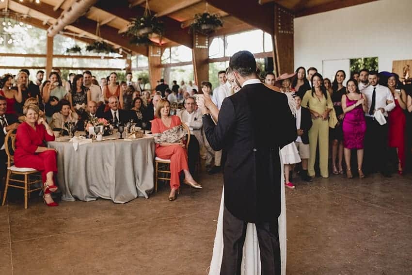 mitos de invitados en bodas