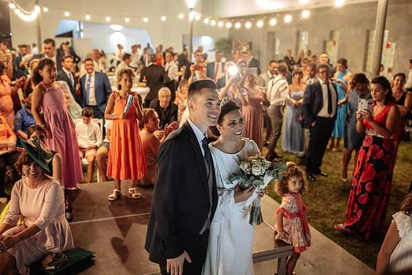mitos de invitados en bodas