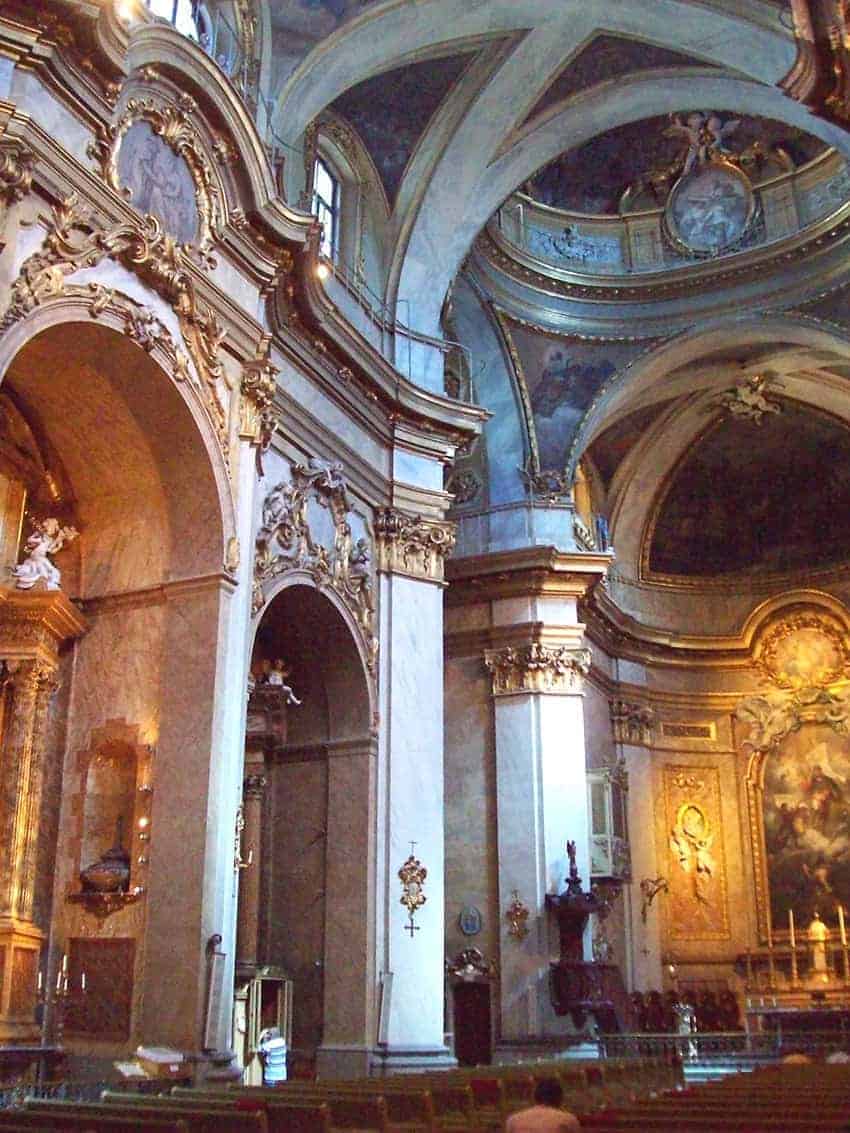Las iglesias más bonitas de Madrid para tu boda ⟶ descúbrelas
