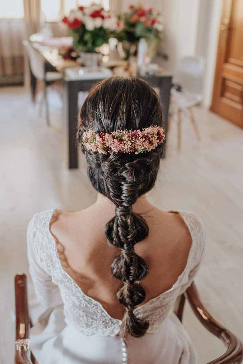trenzas para novias tocados de flores preservadas