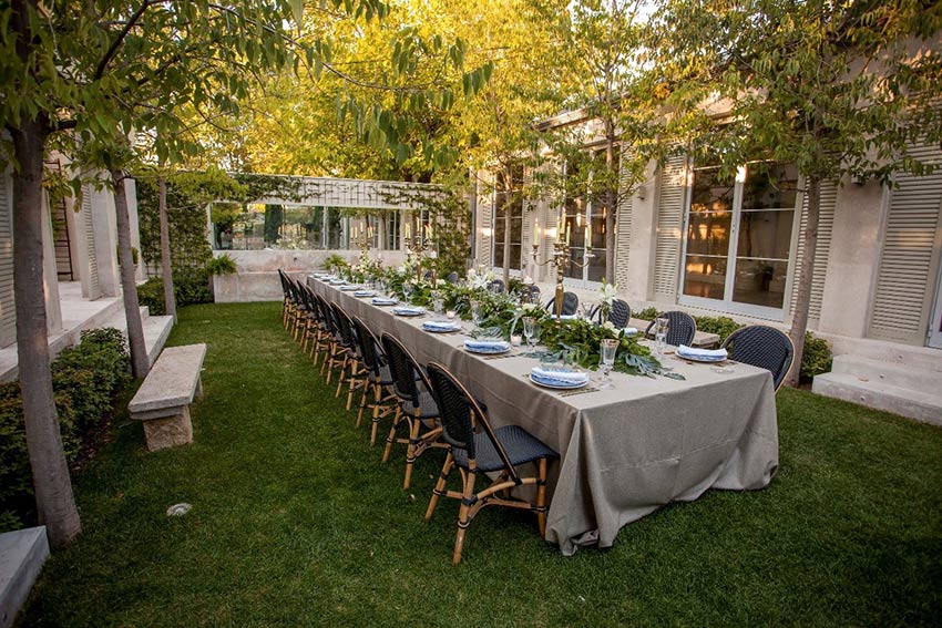Casarse en viernes o en domingo: banquete al aire libre en Villa Laureana
