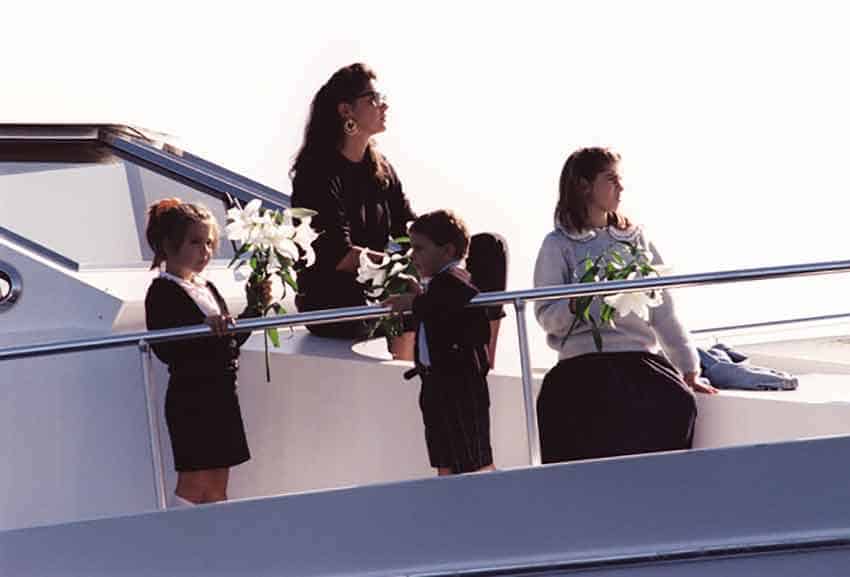 Boca Carolina de Mónaco // Homenaje en barco en el lugar donde falleció Stefano