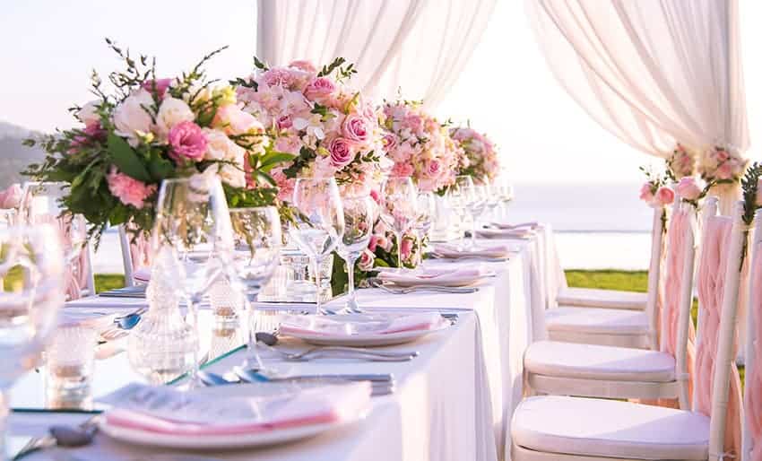 Mesa de boda en rosa