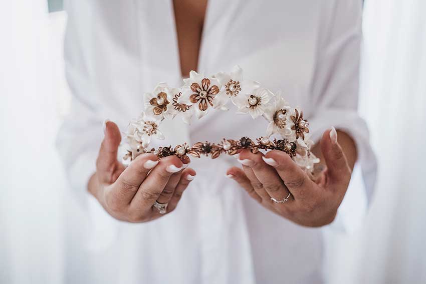 coronas de flores para novias