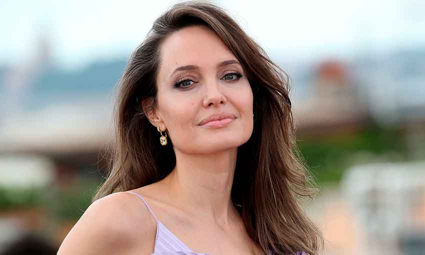retoques estéticos de Angelina Jolie