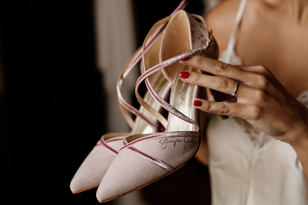 Tendencias zapatos de novia 2023 // Diseño: Marian Love Shoes 