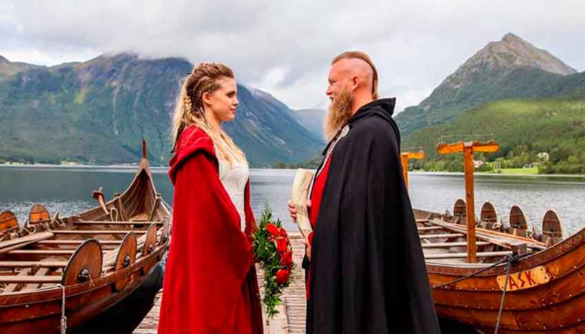 boda vikinga frente a un lago