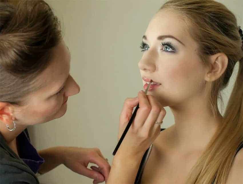 Maquillaje de novia ojos verdes // Fotografía: Pixabay