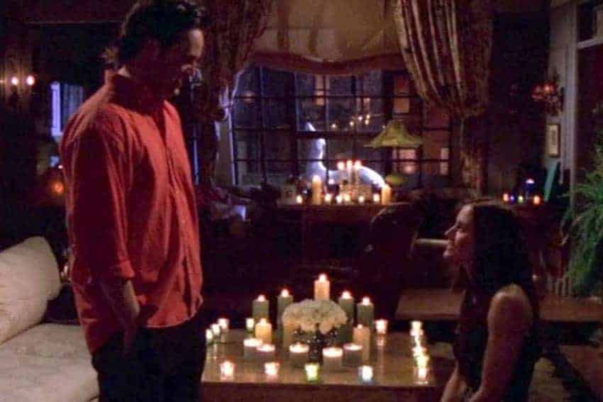 Un fan recrea la pedida de matrimonio de Chandler y Monica de ‘Friends’