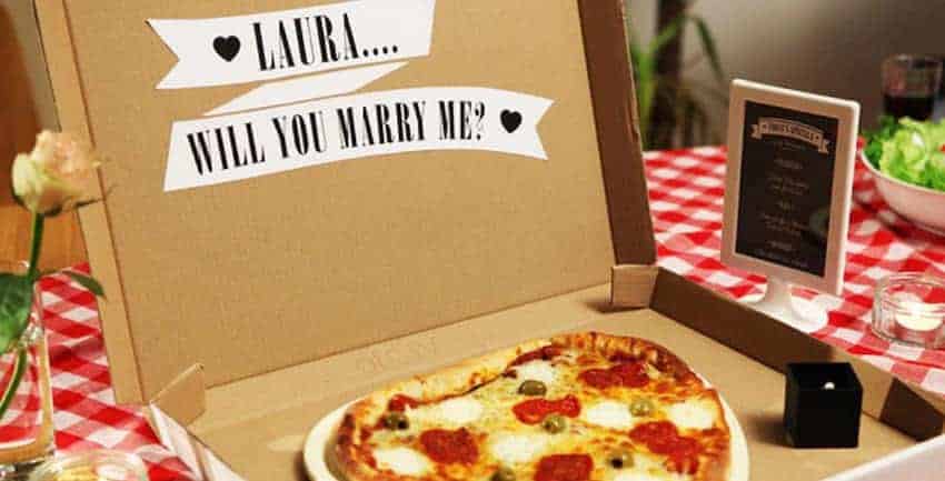 pedir matrimonio con pizza