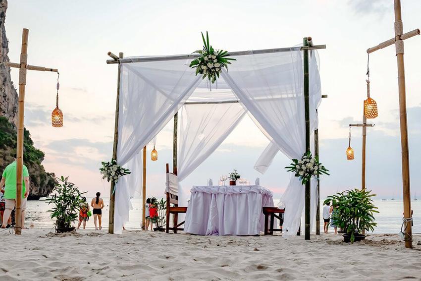 boda en la playa novios solos