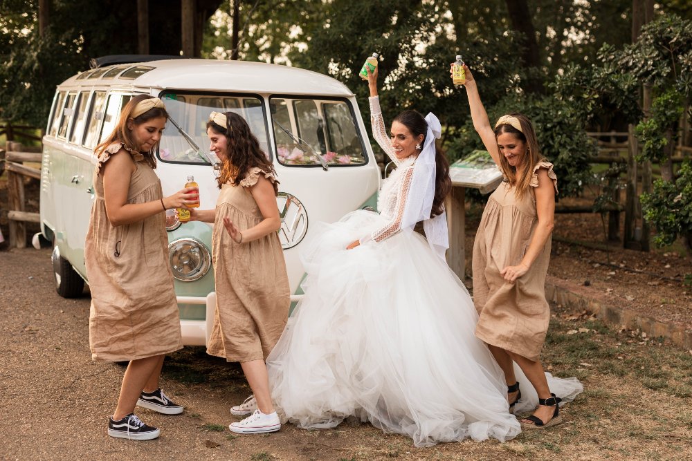 how to dress bridesmaids