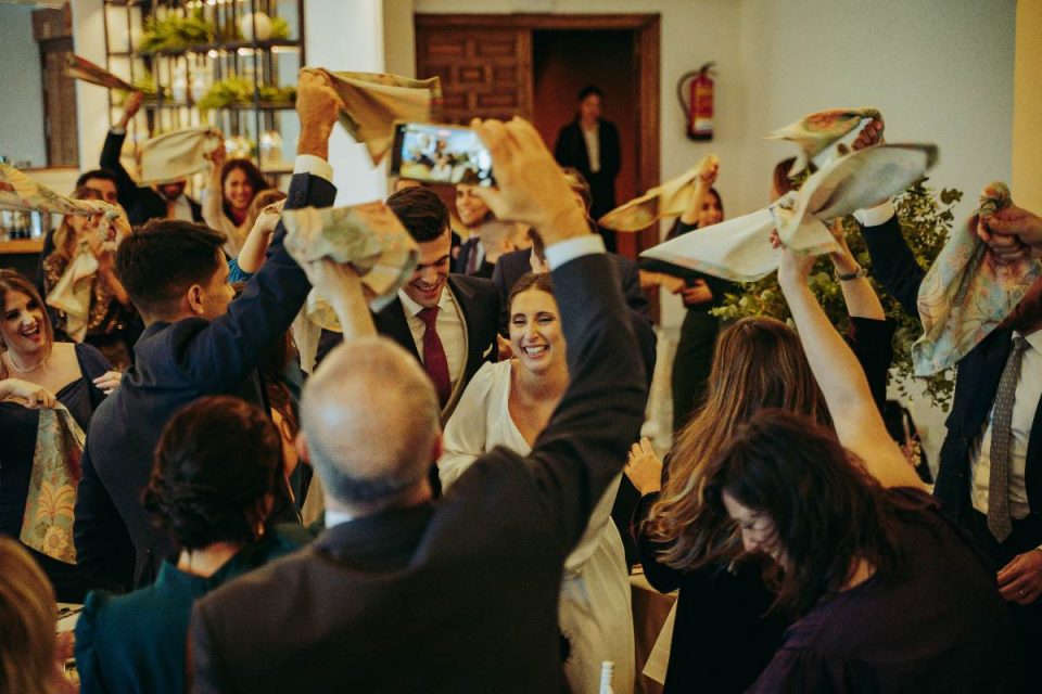 entrada de los novios al banquete