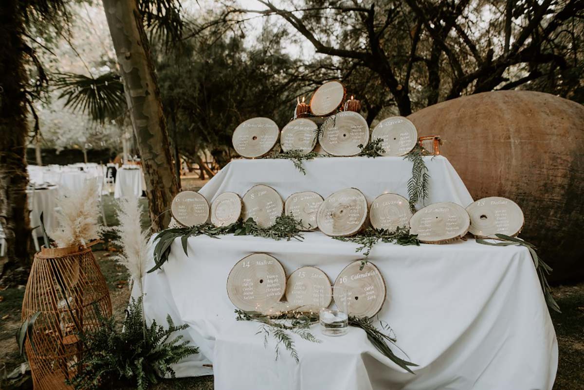 marcasitios de madera para bodas