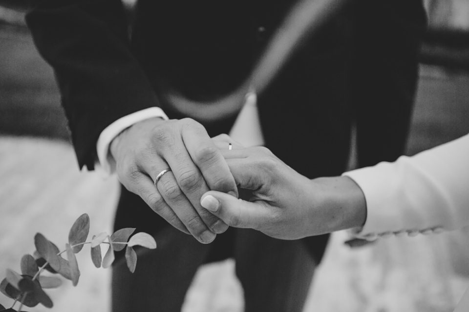 alianzas de boda originales anillos de compromiso y boda qué significa soñar con una boda símbolos del matrimonio cristiano