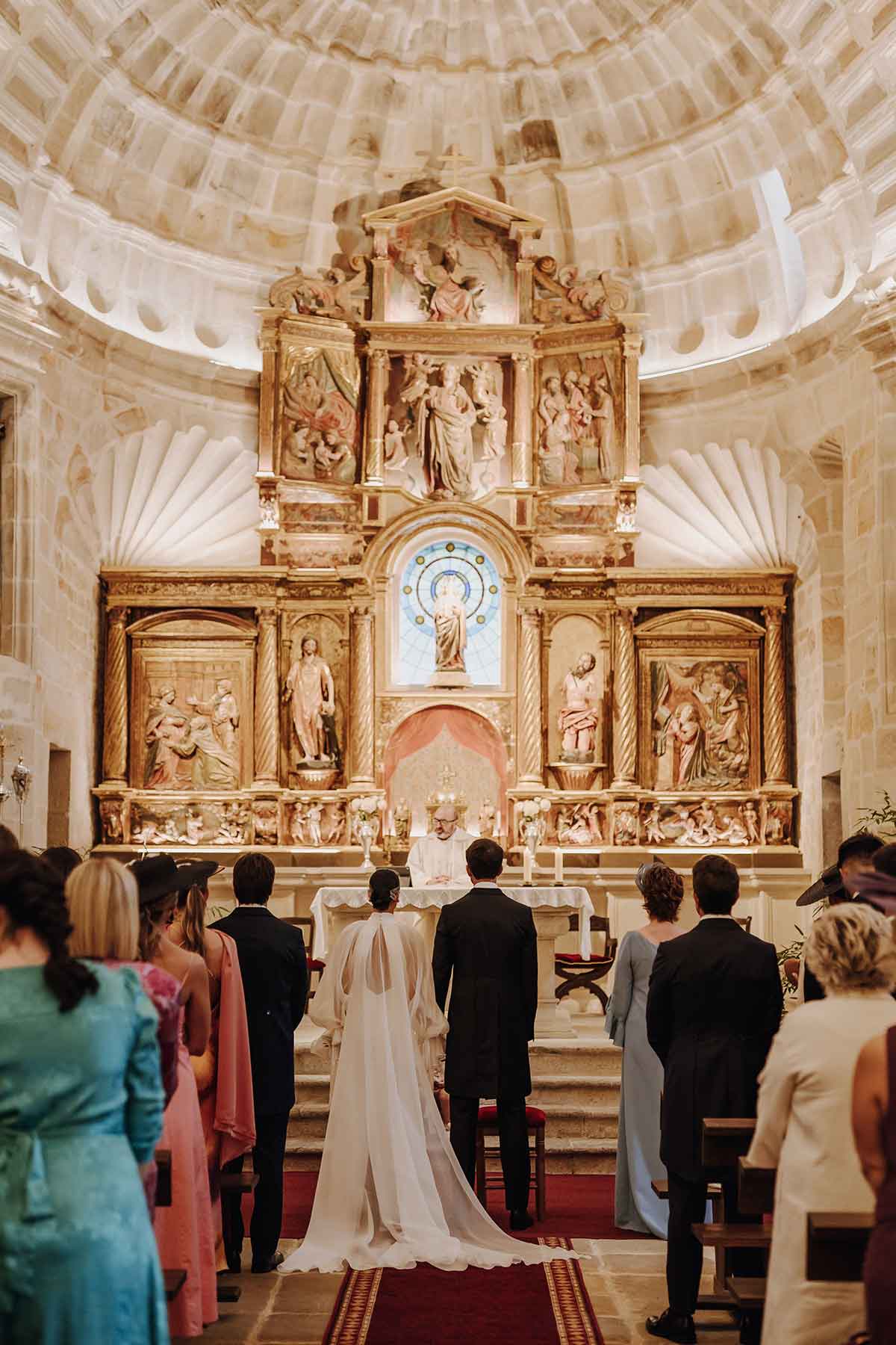iglesia novios arras de boda protocolo de entrada a la iglesia