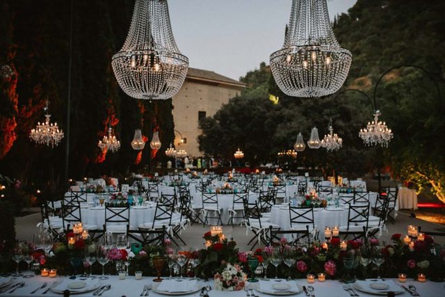 Organizar mesas para banquete de bodas mesas originales invitados decoración floral para bodas