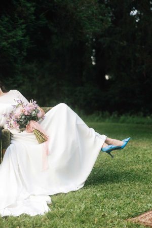 Novios zapatos de novia azules ramo de novia