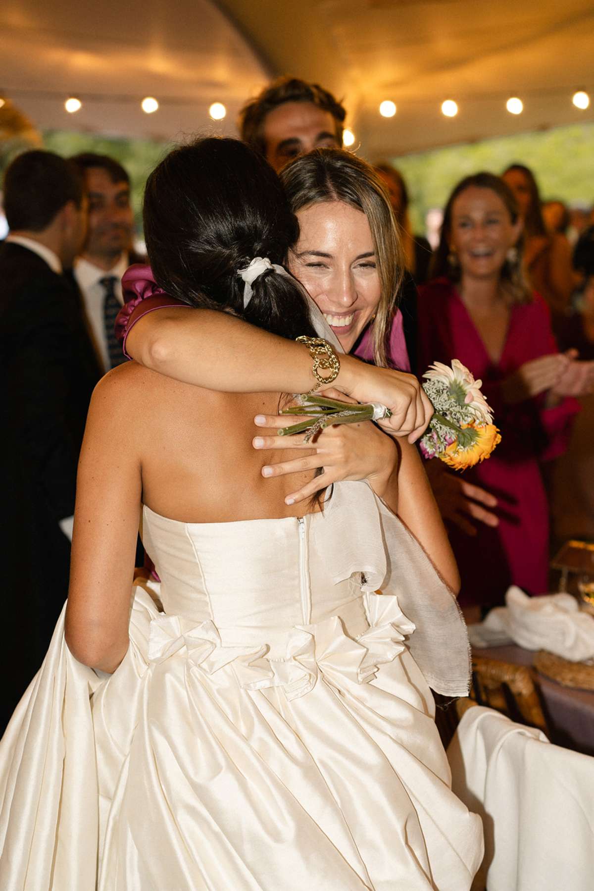 todos los regalos hay que declararlos, sea dinero efectivo, transferencia o regalo material