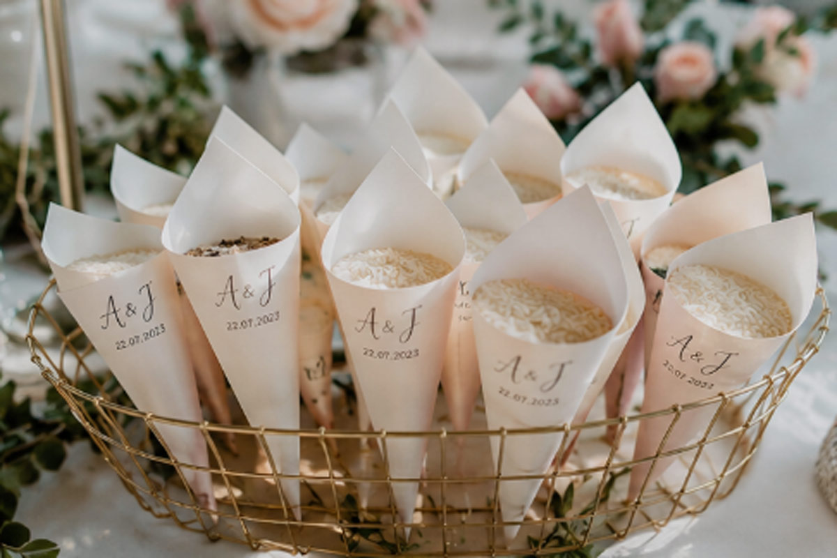 Conos para presentar el arroz en tu boda