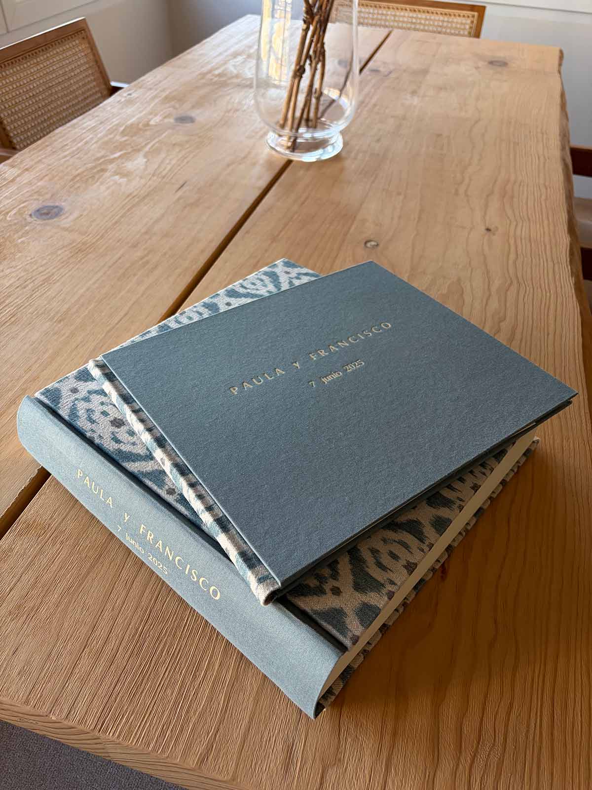 Álbum de bodas y libro de testigos