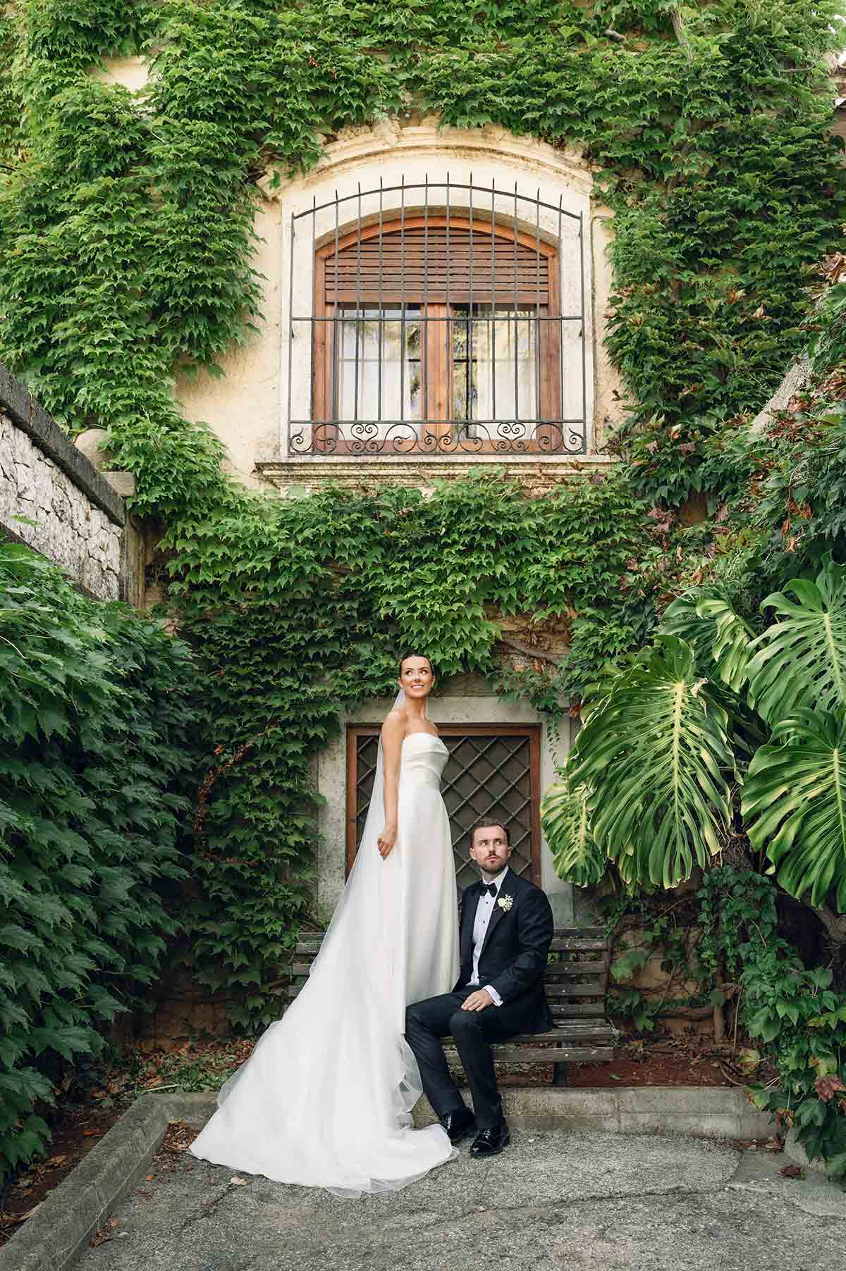 Novios posando