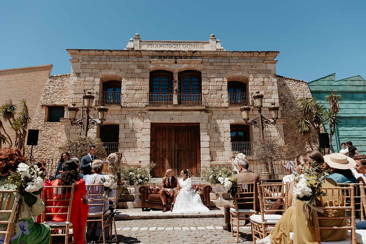 Novios Bodegas Francisco Gómez ceremonia civil