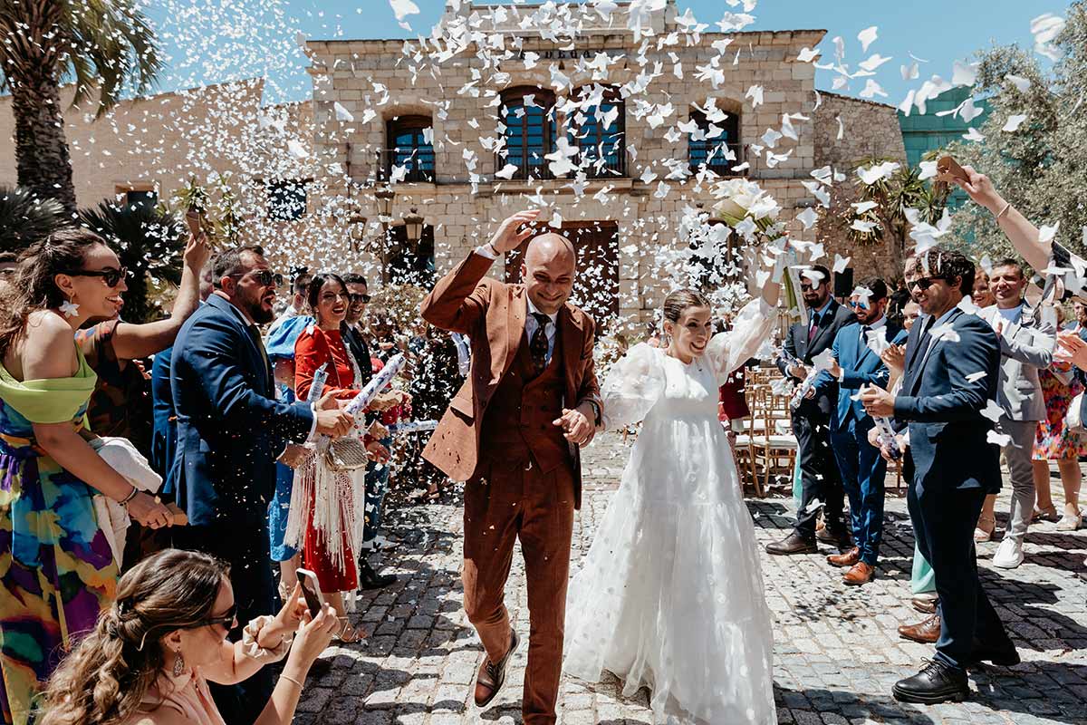 Pétalos de flores ceremonia novios
