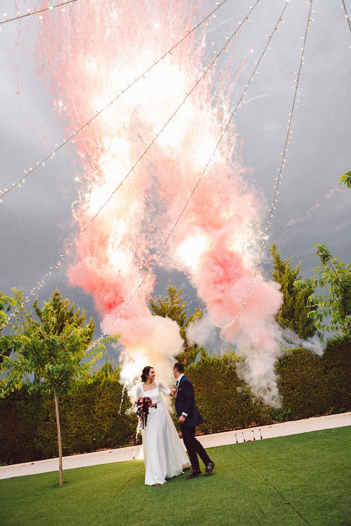 Novios bombas de humo de colores