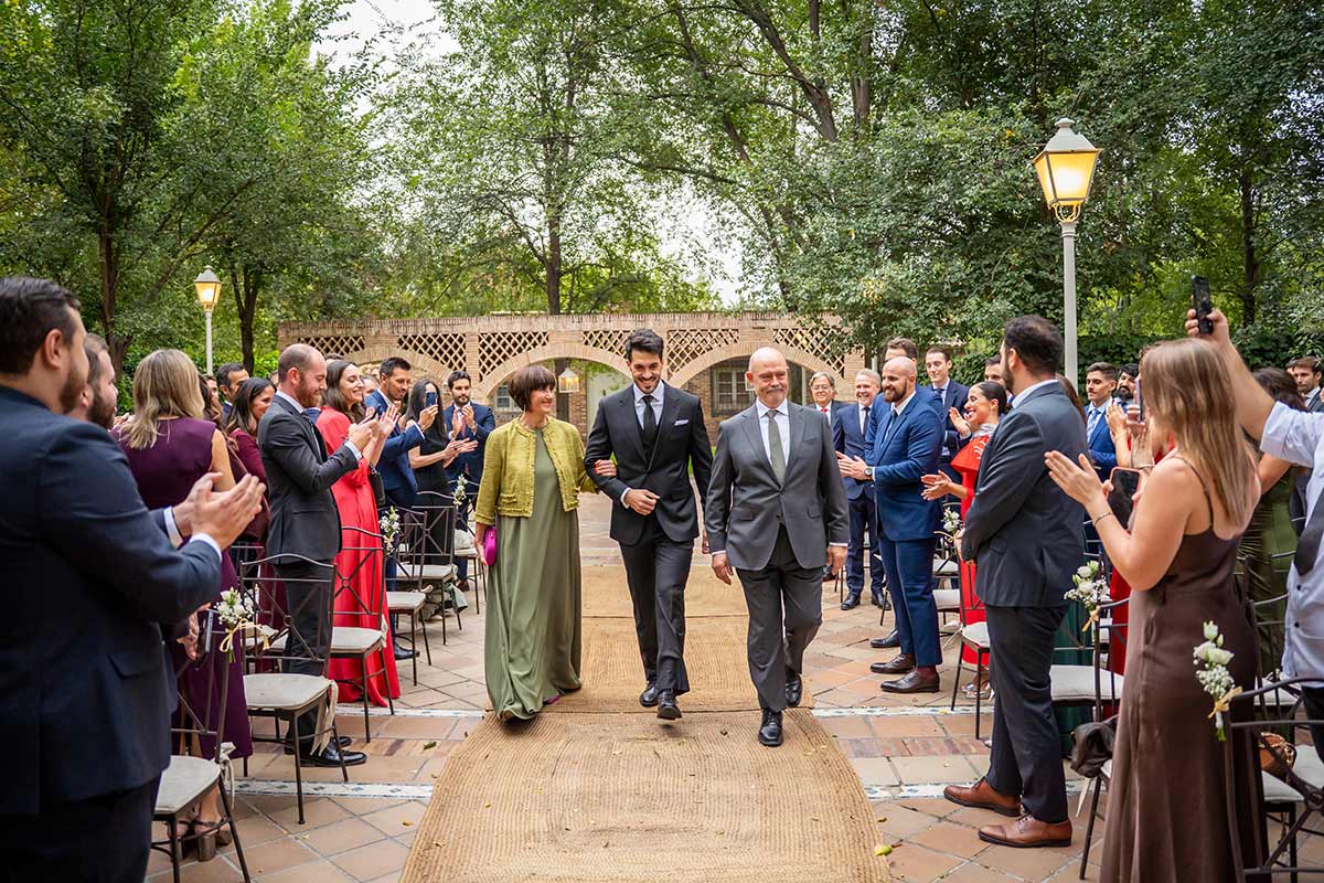 Padres del novio entrada del novio ceremonia