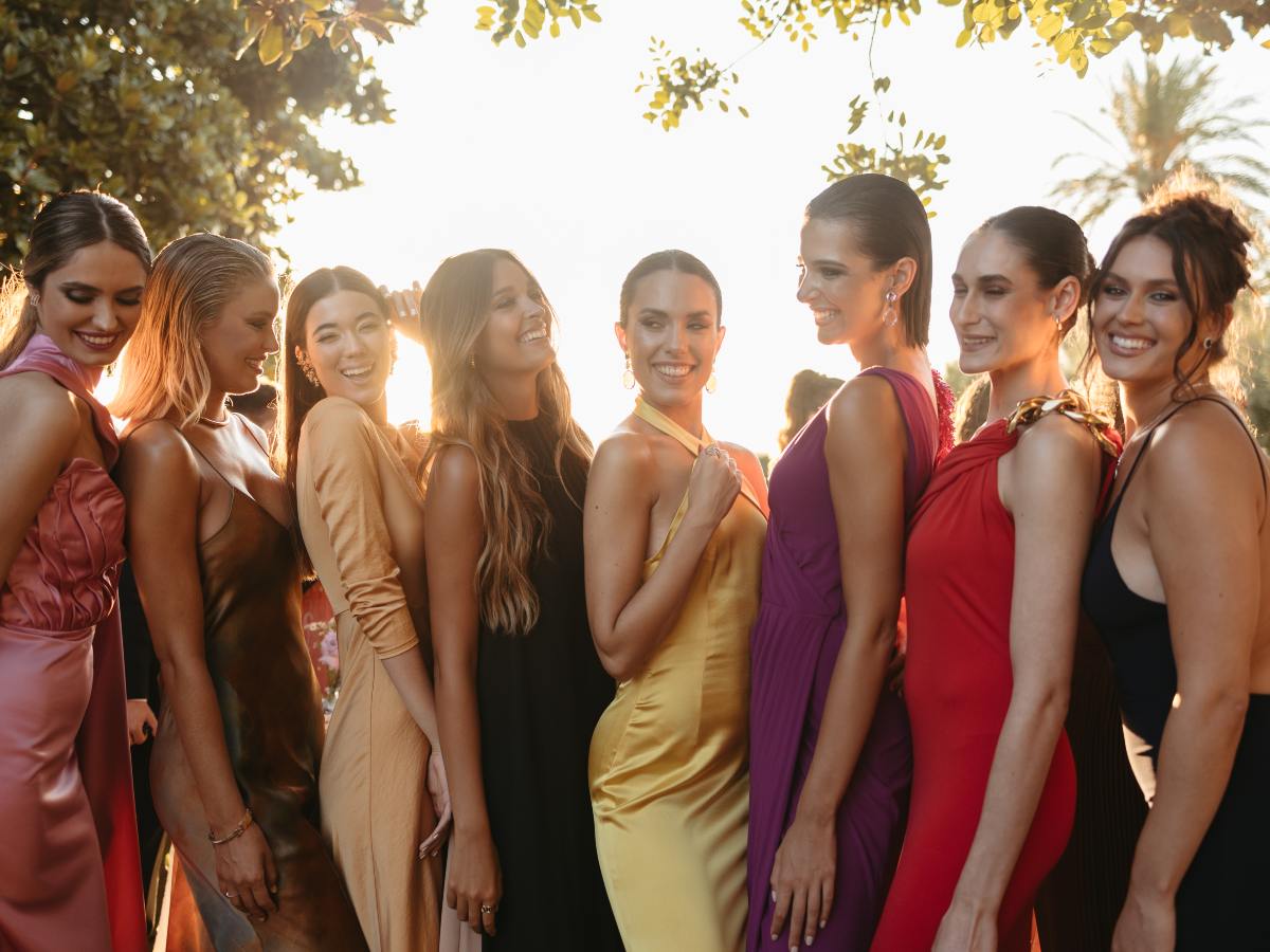 los vestidos largos para bodas son los más apropiados para celebraciones de noche